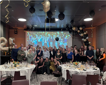 Aveki 25 år
